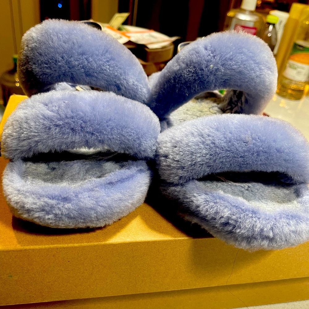 Uggs sandals